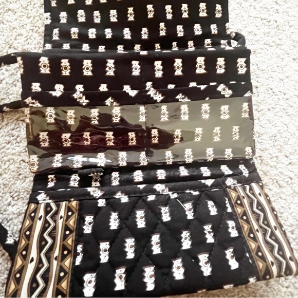 Vera Bradley Crossbody Wallet Tri-Fold Zebras Clutch Travel Vacation Black - Picture 7 of 8
